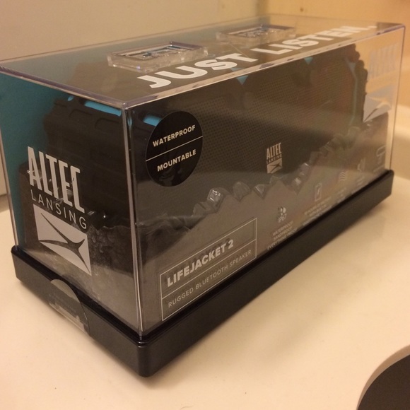 Waterproof/Mountable Rugged Bluetooth Speaker - Picture 1 of 4