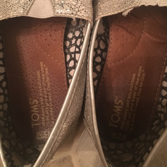 Silver glitter toms - Picture 3 of 3