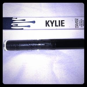 Kylie Jenner Metal Matte Lipstick