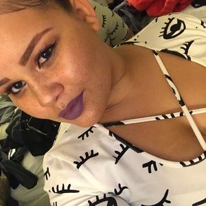 Meet your Posher, Destinee