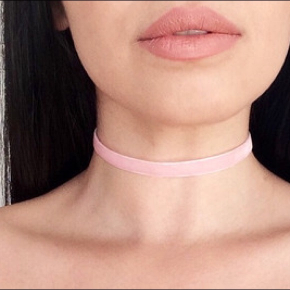 Blush Pink Velvet Choker 💕 - Picture 2 of 4