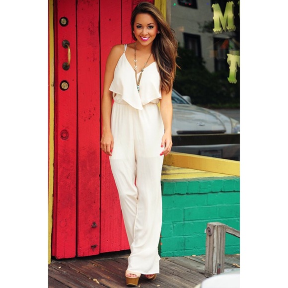 Sleeveless Cream Jumper With Draped Overlay