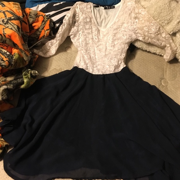 Dress - Picture 2 of 4