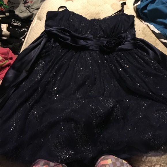 Dress - Picture 2 of 4
