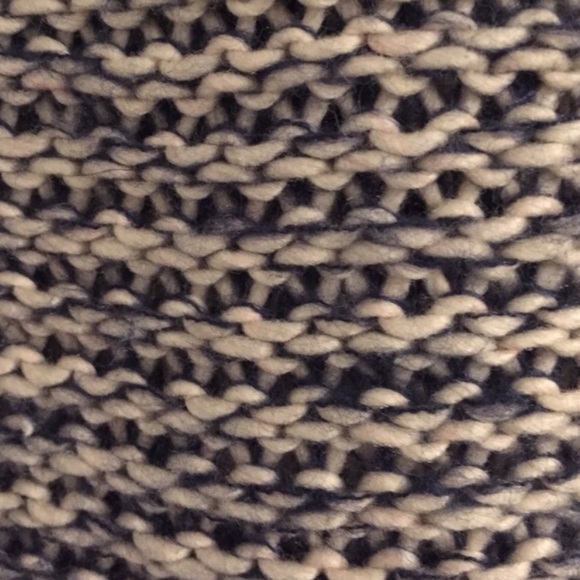 Urban Outfitters Sweater - Picture 2 of 3