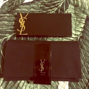 Yves Saint Laurent -Palette gift set with pouch!