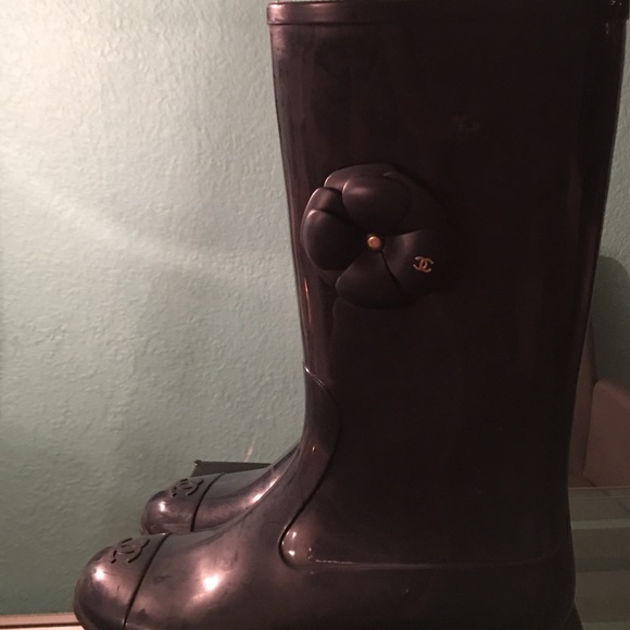 Chanel Camellia Rain boots - Picture 3 of 4