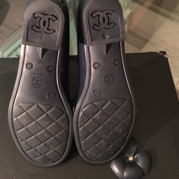 Chanel Camellia Rain boots - Picture 4 of 4