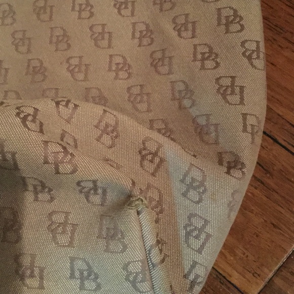 Dooney & Bourke handbag - Picture 2 of 4