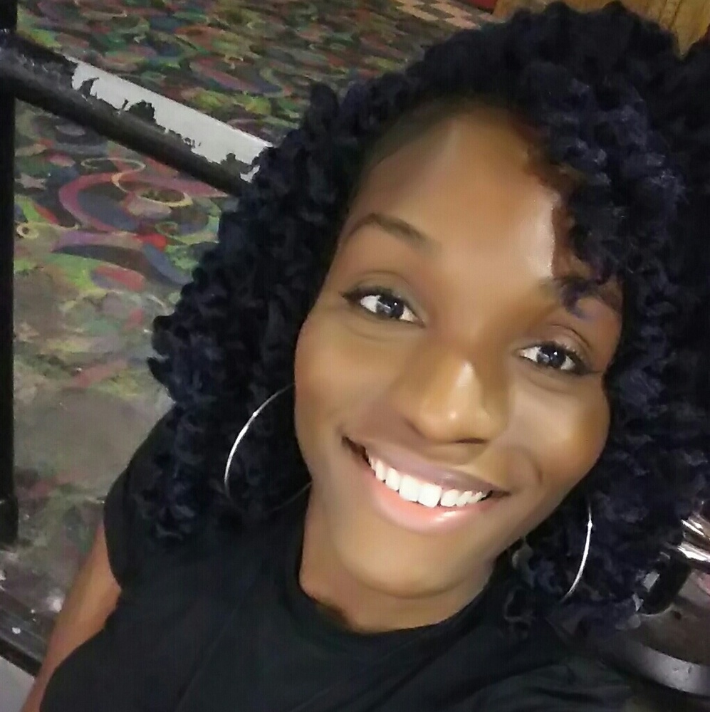 Meet your Posher, Danisha