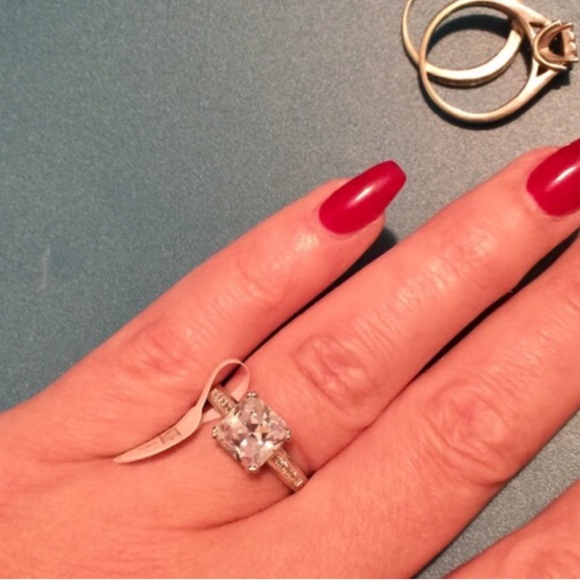 ⚡️⚡️🆕 Sterling Silver Princess Cut Zircon Ring - Picture 3 of 3