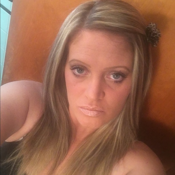 Meet your Posher, Dina