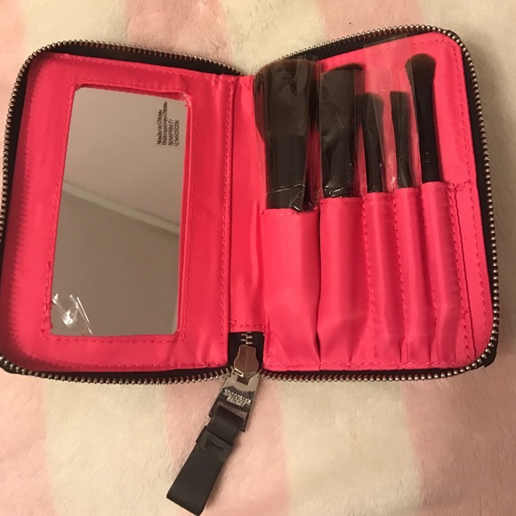 Mini Makeup Brush Set by Victoria's Secret