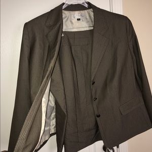 Women's Plus size 2-piece jacket and skirt set