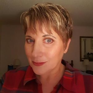 Meet your Posher, Kelli