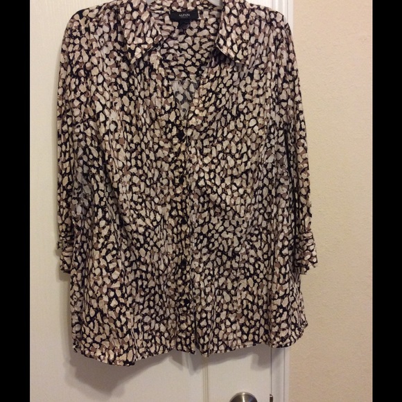 Printed plus size button-down shirt