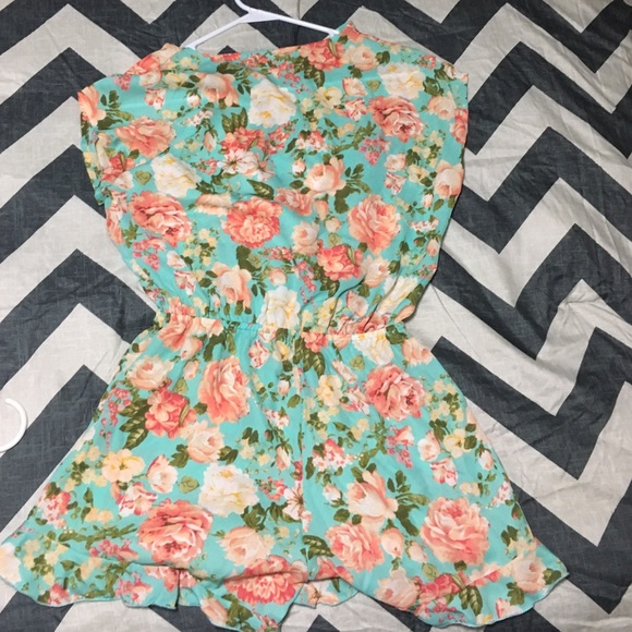 Jessie James Decker romper - Picture 2 of 4