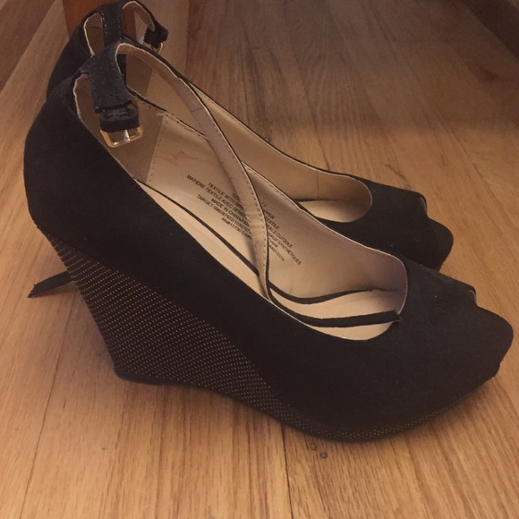 Black, suede Mossimo shoes