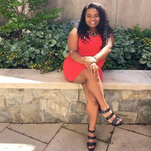 Meet your Posher, Monique