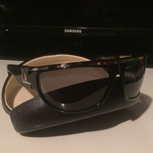 LOUIS VUITTON SUNGLASSES