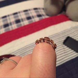 Rose gold and morganite gemstone ring. 3 karats.