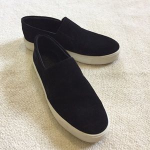 Vince Shoes - Vince Black Leather Slip-on Sneakers