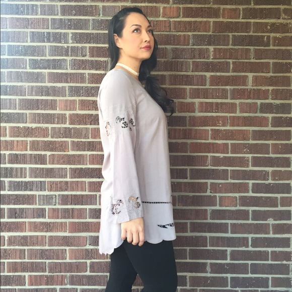 ONLY 1 SM! ⚡️PRICE FIRM The Lacey Love Tunic - Picture 2 of 3