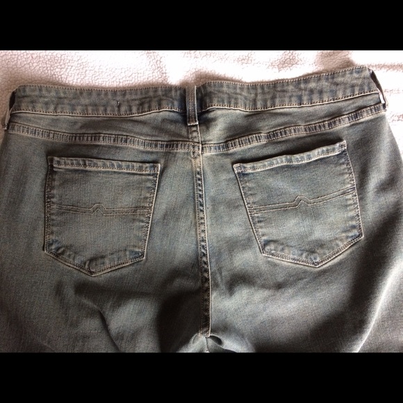 Like new! Arizona Jeans, "super skinny" size 15. - Picture 4 of 4