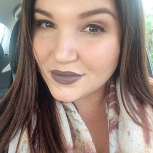 Meet your Posher, Annette