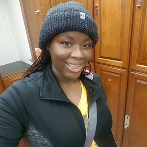Meet your Posher, Kenisha