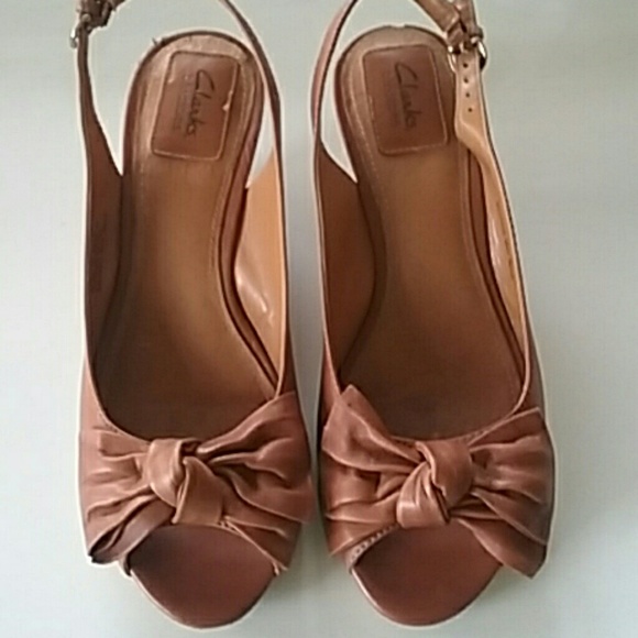 Clarks size 8M Leather shoes