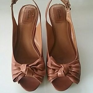 Clarks size 8M Leather shoes