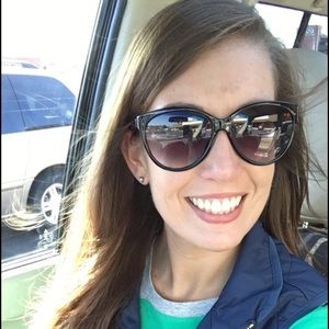 Meet your Posher, Cara