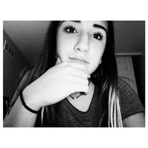 Meet your Posher, Nicole