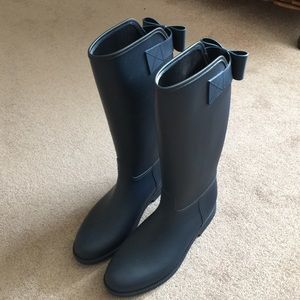 Women's rubber rain boots