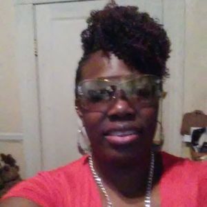 Meet your Posher, Latonya