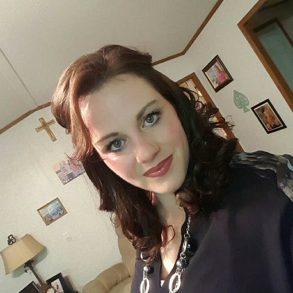 Meet your Posher, Erika - Picture 1 of 1