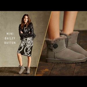 Mini Bailey Button UGGS