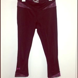 Black and pink under armour Capri