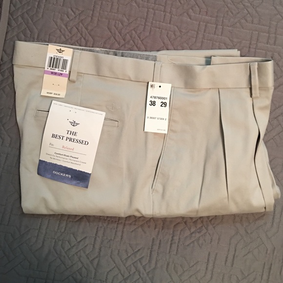 Dockers Relaxed Fit, Pleated Khakis. 38x29