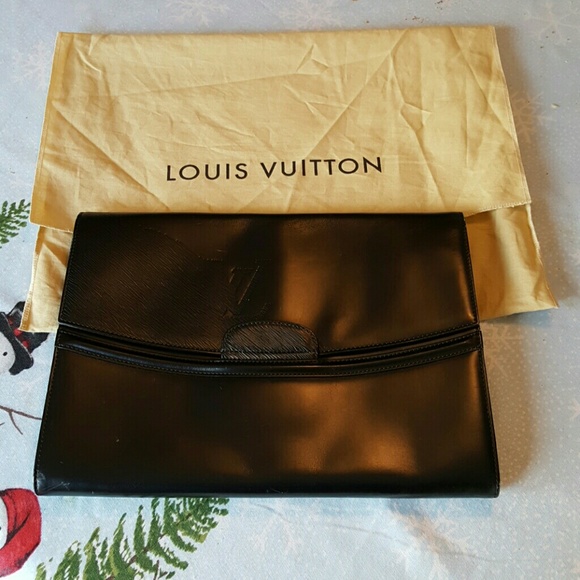 SOLD!!!!!!! Louis Vuitton portfolio