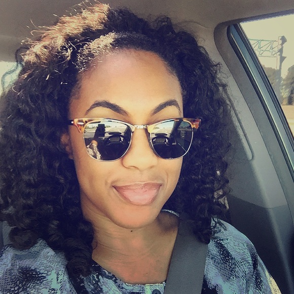 Meet your posher, Ashley! - Picture 3 of 4