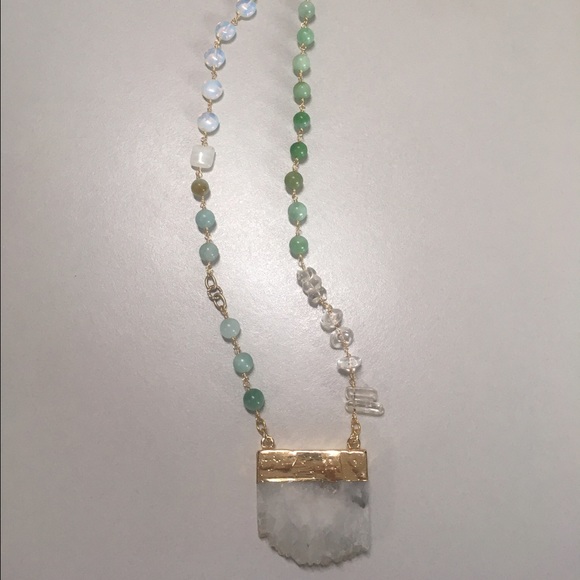 Handmade Quartz slice and mint gemstone necklace - Picture 4 of 4