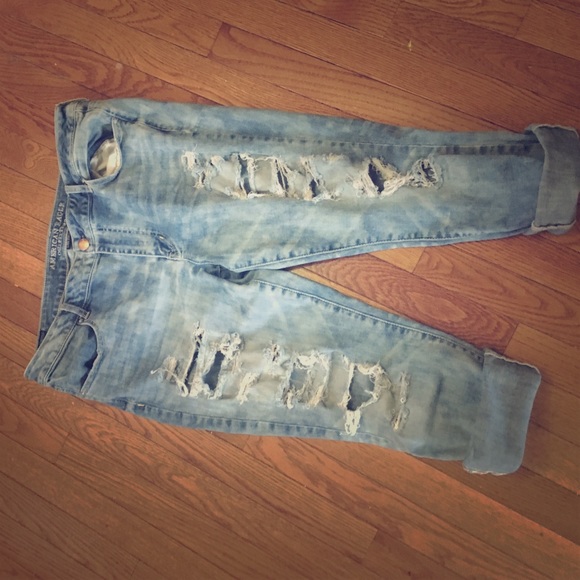 American eagle distressed jeans
