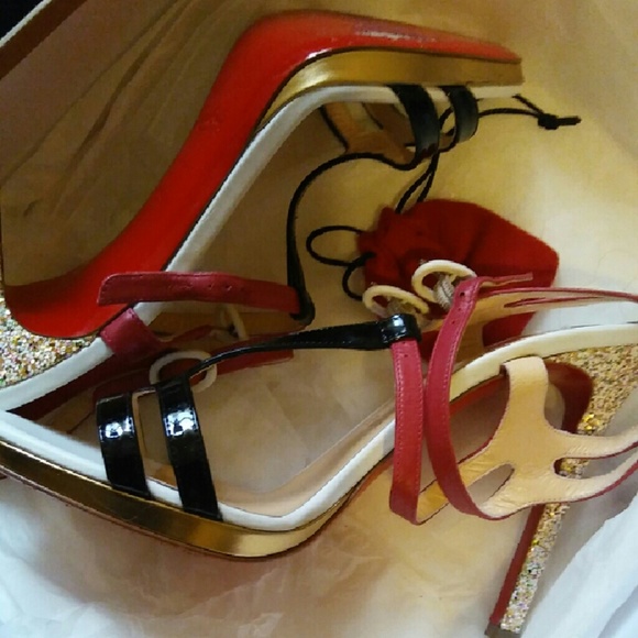 Red bottoms - Picture 1 of 4