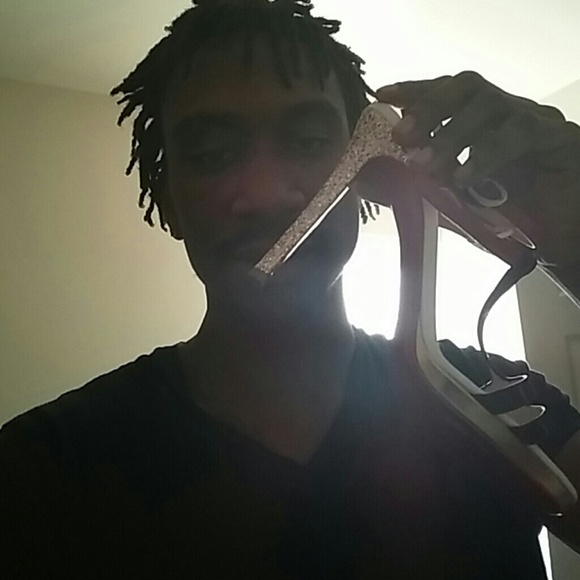 Red bottoms - Picture 4 of 4