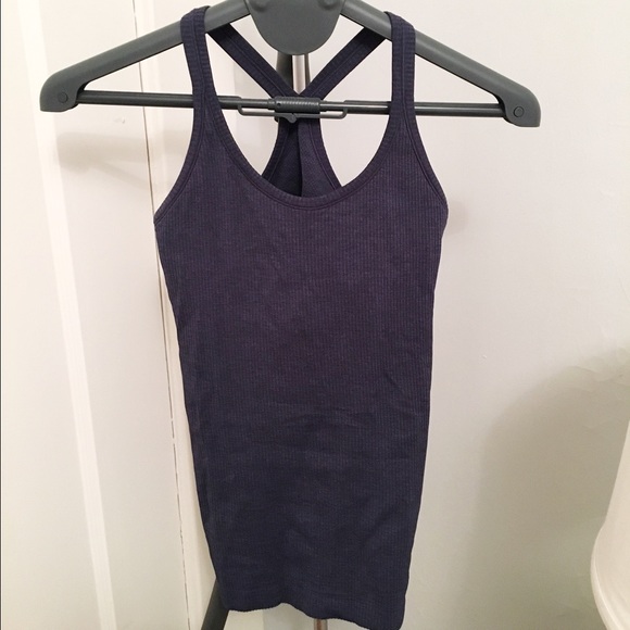 Almost NEW - Lululemon fitted racerback