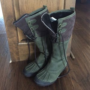 Ugg snow/rain boots. Weatherproof.