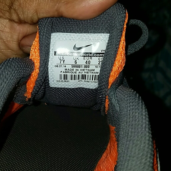 Nikes - Picture 2 of 3