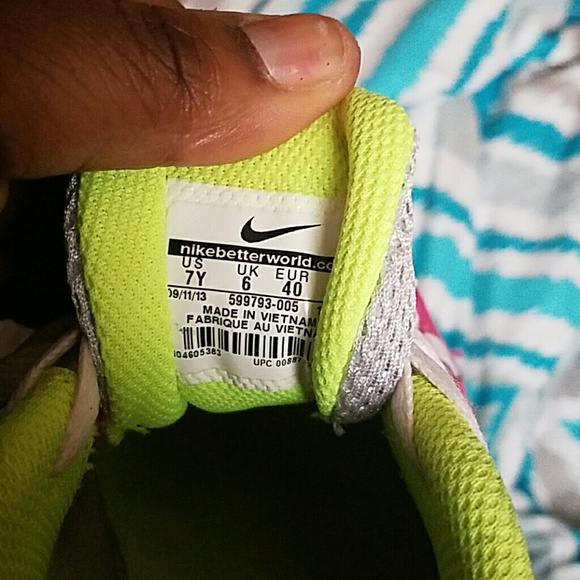 Nikes - Picture 2 of 3